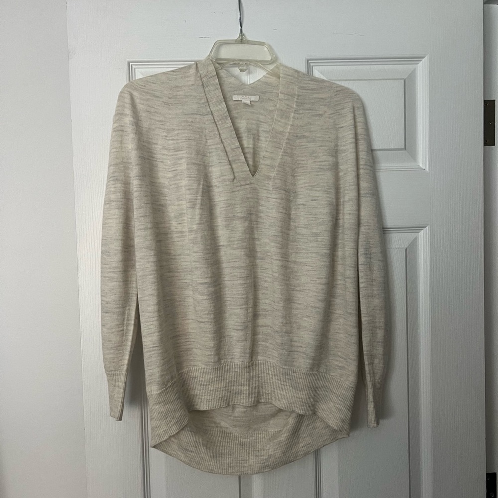 COS sweater - V neck - 100% wool - XS - EUC - Heather oatmeal color